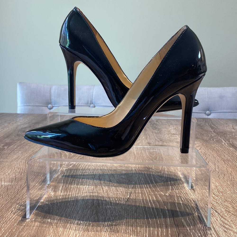 GUESS Black leather patent 4.5 inch heels